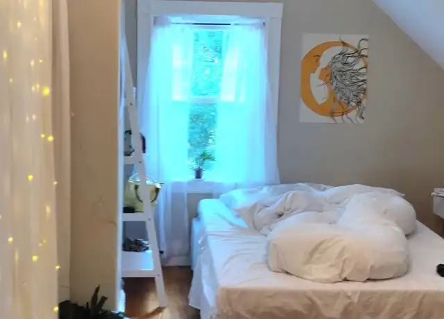 Property at 17 Putnam Ave Unit 17, Cambridge, MA, 02139, 5 beds, 2 baths, [object Object]