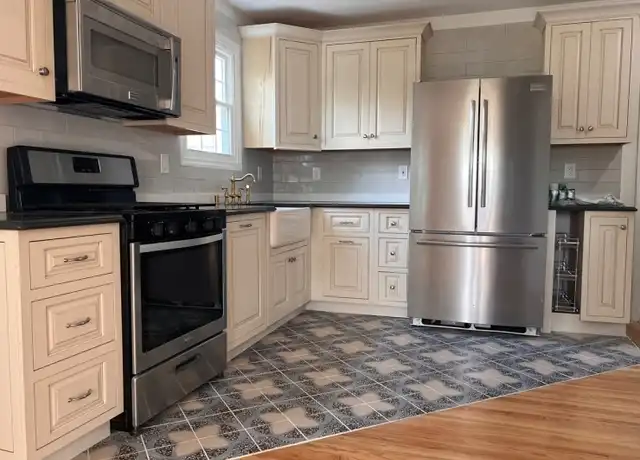 Property at 135 Main St Unit B, Chatham, NJ, 07928, 2 beds, 1 bath, [object Object]