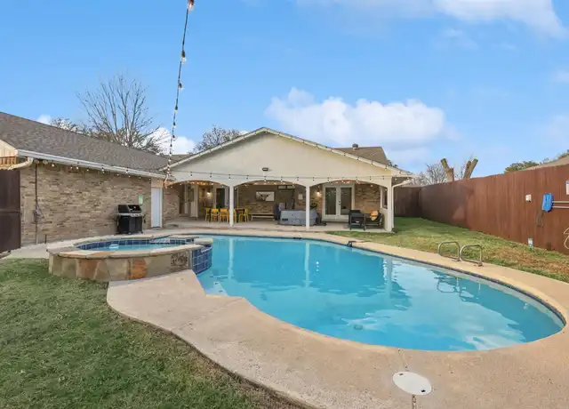 Property at 1044 Briarwood Ln, Desoto, TX, 75115, 4 beds, 3 baths, [object Object]