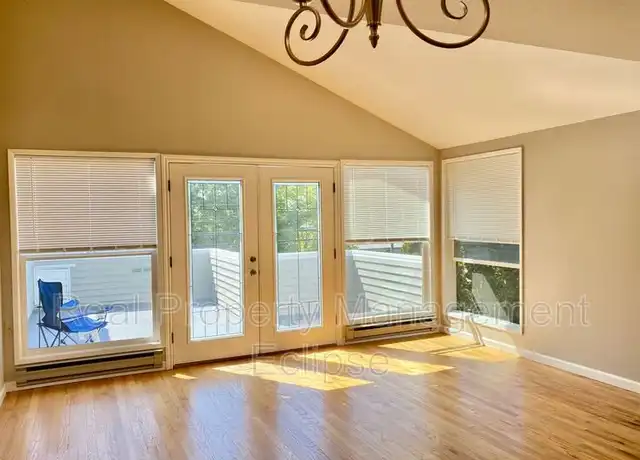 Property at 910 6th St S Unit D, Kirkland, WA, 98033, 2 beds, 1.5 baths, [object Object]