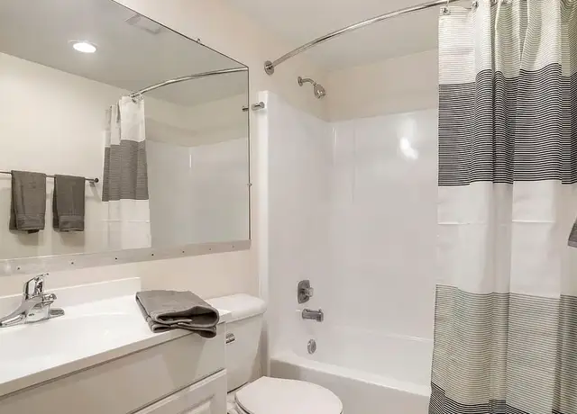Photo of 1723 Gosnell Rd, Tysons, VA 22182