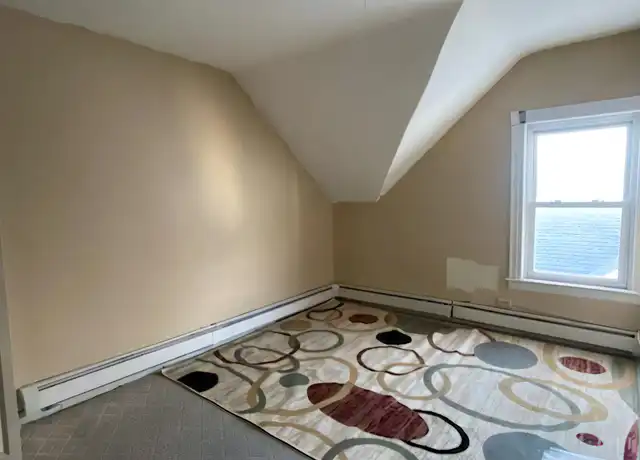 Property at 284 Massachusetts Ave Unit 3, Providence, RI, 02905, 3 beds, 1 bath, [object Object]