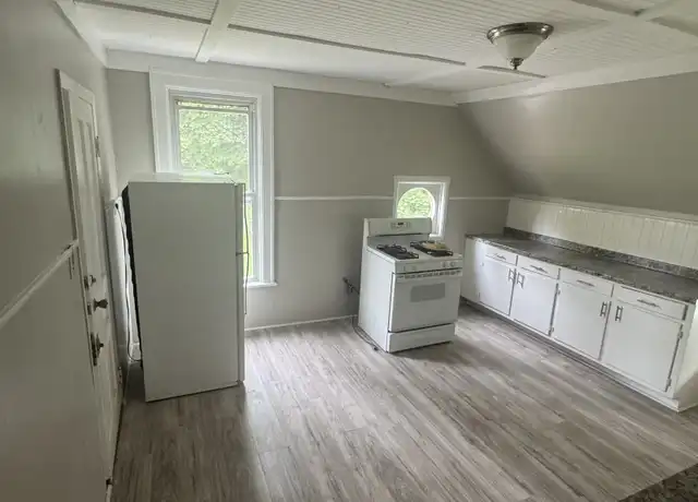 Property at 139 Winthrop St Unit 2nd floor, New Britain, CT, 06052, 2 beds, 1 bath, [object Object]