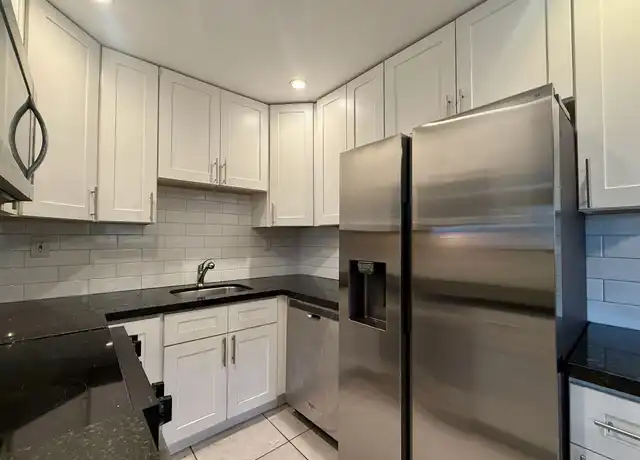 Property at 530 NE 34th Ct Unit 1, Oakland Park, FL, 33334, 2 beds, 1 bath, [object Object]