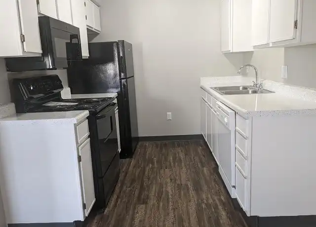 Property at Country Walk Apartments & Townhomes - 340 E Rock Road Ct, Mulvane, KS, 67110, 2 beds, 1-1.5 bath, [object Object]