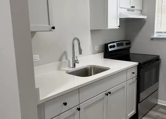 Property at 448 N Wolf Rd Unit 8, Hillside, IL, 60162, 1 bed, 1 bath, [object Object]
