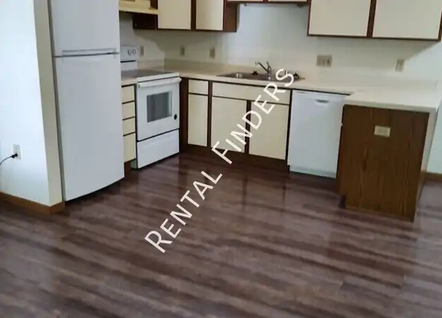 Property at 905 Madison Ave Unit 2, Marinette, WI, 54143, 2 beds, 1 bath, [object Object]