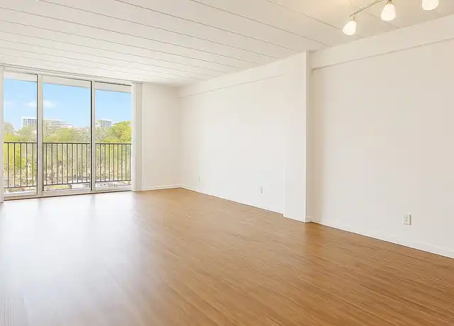 Property at 5400 Memorial Dr Unit 411, Houston, TX, 77007, 1 bed, 1 bath, [object Object]