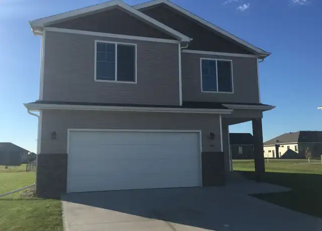 Property at 1559 35th Ave S, Moorhead, MN, 56560, 3 beds, 3 baths, [object Object]