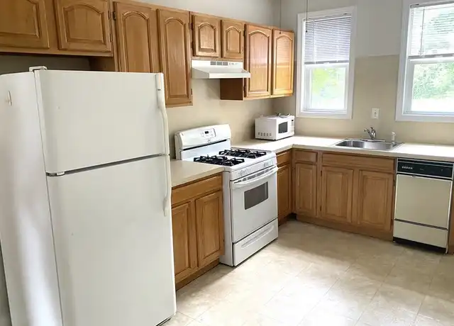 Property at 1139 Beacon St Unit 1, Newton, MA, 02461, 2 beds, 1 bath, [object Object]