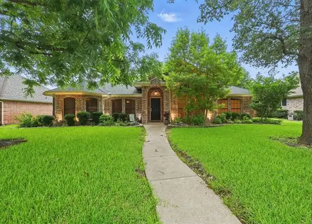 Property at 211 Sendero Dr, Waxahachie, TX, 75165, 3 beds, 2 baths, [object Object]