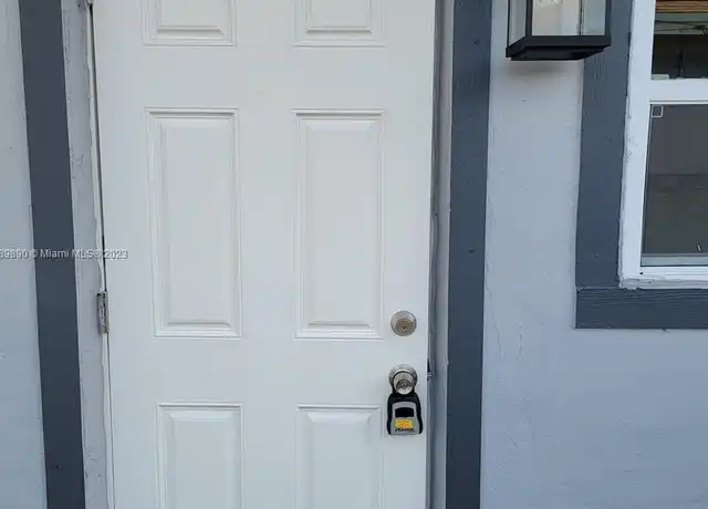 Property at 528 NW 23rd Ave, Fort Lauderdale, FL, 33311, 2 beds, 1 bath, [object Object]