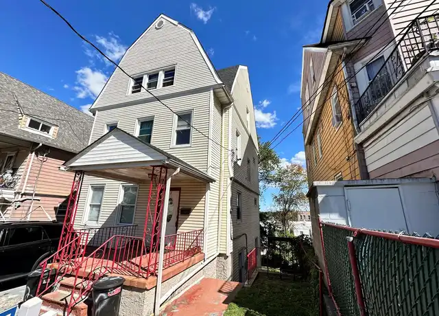 Property at 82 Waring Pl Unit 2, Yonkers, NY, 10703, 2 beds, 1 bath, [object Object]