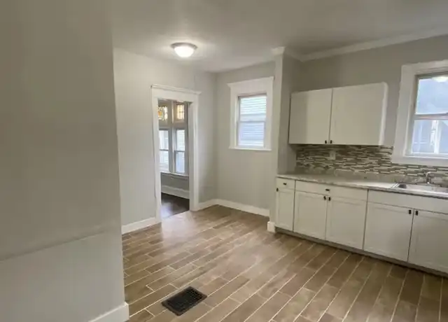 Property at 364 Edgewood Ave Unit 1, New Haven, CT, 06511, 4 beds, 1 bath, [object Object]