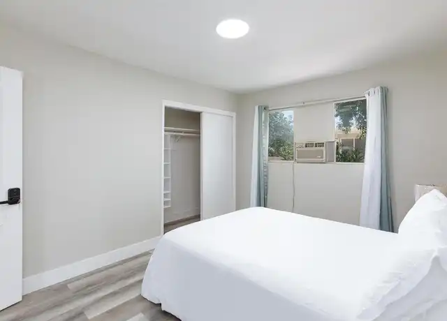 Property at 516 S 10th St, Las Vegas, NV, 89101, 1 bed, 1 bath, [object Object]