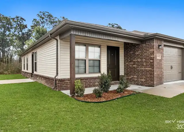 Property at Haden Holly Station - 1002 S Holly St, Siloam Springs, AR, 72761, 3 beds, 2-2.5 baths, [object Object]