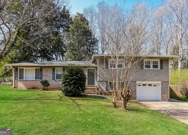 Property at 5613 Woodland Dr, Acworth, GA, 30102, 4 beds, 2 baths, [object Object]