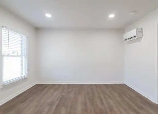 Property at 929 Cantwell St, Charlotte, NC, 28208, 2 beds, 1 bath, [object Object]