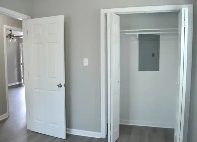 Property at 911 Woodall Rd SW, Decatur, AL, 35603, 2 beds, 1 bath, [object Object]