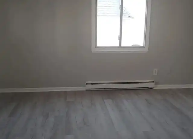 Property at 65 James St Unit 3rd floor, Bridgeport, CT, 06604, 1 bed, 1 bath, [object Object]