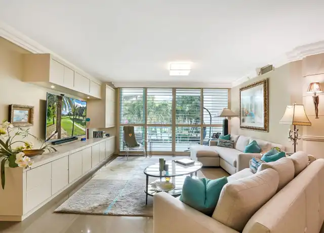 Property at 550 SE Mizner Blvd Unit B209, Boca Raton, FL, 33432, 1 bed, 2 baths, [object Object]