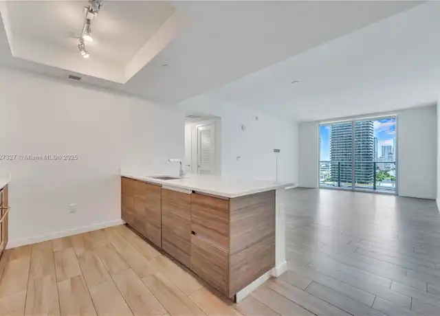 Property at 540 Brickell Key Dr, Miami, FL, 33131, 2 beds, 2 baths, [object Object]