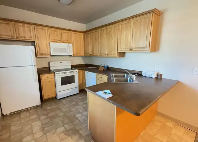Property at 434 S Johnson St Unit 2, Iowa City, IA, 52240, 2 beds, 2 baths, [object Object]