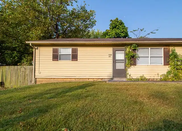 Property at 1309 S Washington Ave #2, Fayetteville, AR, 72701, 2 beds, 1 bath, [object Object]