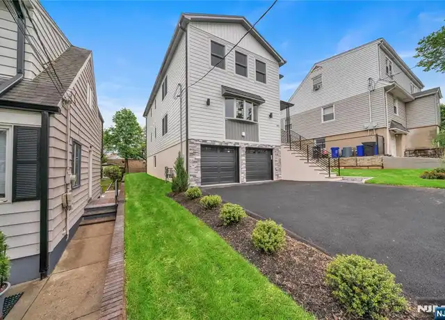 Property at 800 Pleasant View Ter Unit 2nd Floor, Ridgefield, NJ, 07657, 3 beds, 2 baths, [object Object]