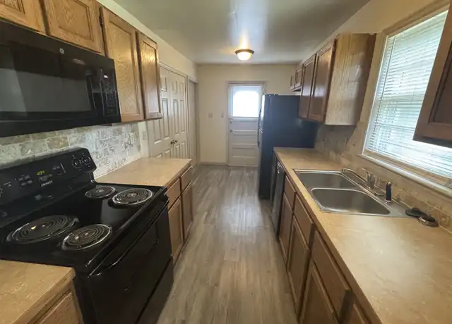 Property at 750 S Drury Ln, Wichita, KS, 67207, 2 beds, 1 bath, [object Object]