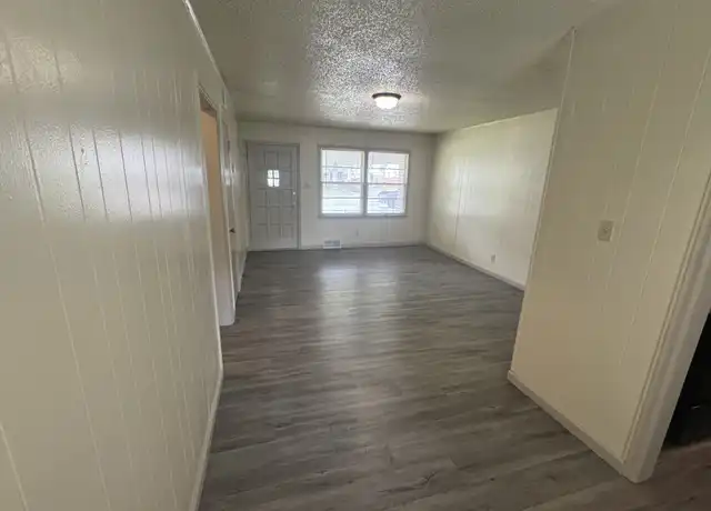 Property at 750 S Drury Ln, Wichita, KS, 67207, 2 beds, 1 bath, [object Object]