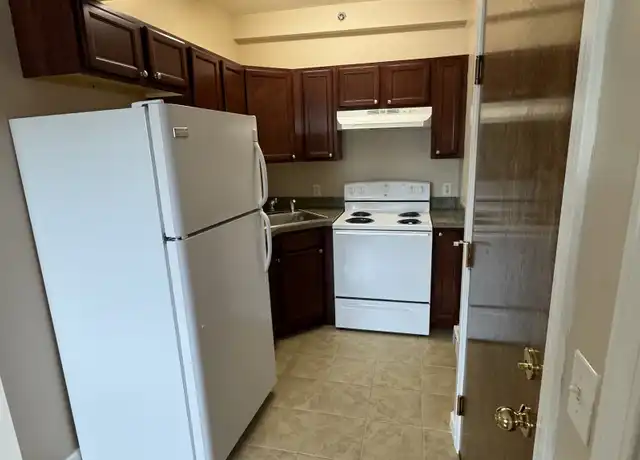 Property at 422 Main St Unit 2, East Haven, CT, 06512, 1 bed, 1 bath, [object Object]