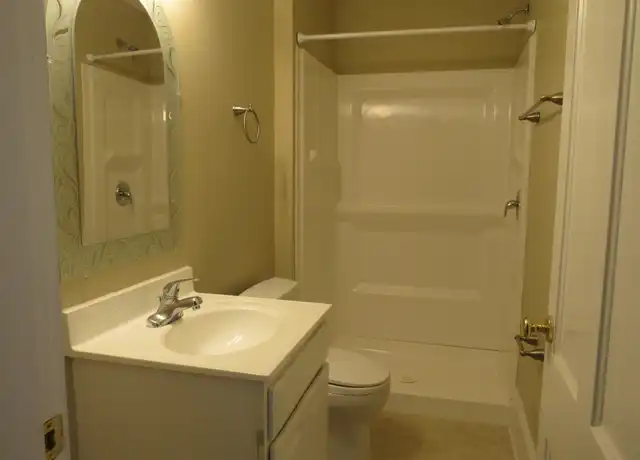 Property at 402 N West St Unit B, Culpeper, VA, 22701, 1 bed, 1 bath, [object Object]