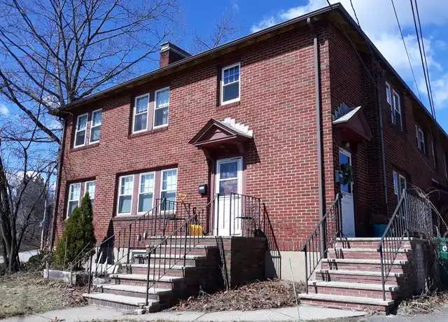Property at 1667 Centre St Unit 2, Newton, MA, 02461, 3 beds, 1 bath, [object Object]