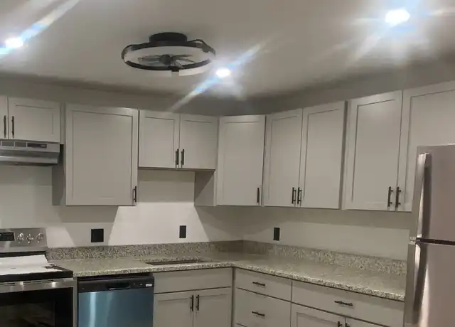 Property at 403 White Cedar Blvd, Portsmouth, NH, 03801, 2 beds, 1 bath, [object Object]