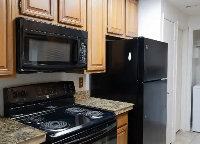 Property at 806 W 24th St #207, Austin, TX, 78705, 2 beds, 1 bath, [object Object]
