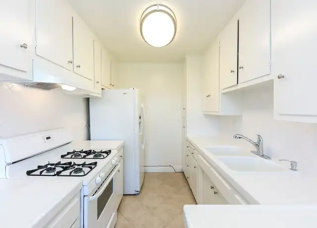Property at 7548 Hampton Ave Unit 304, West Hollywood, CA, 90046, 2 beds, 2 baths, [object Object]