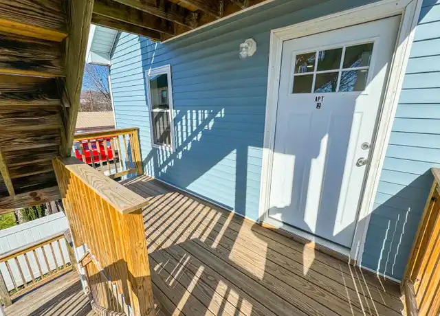 Property at 305 Willow St Unit REAR 2, Scranton, PA, 18505, 4 beds, 1 bath, [object Object]