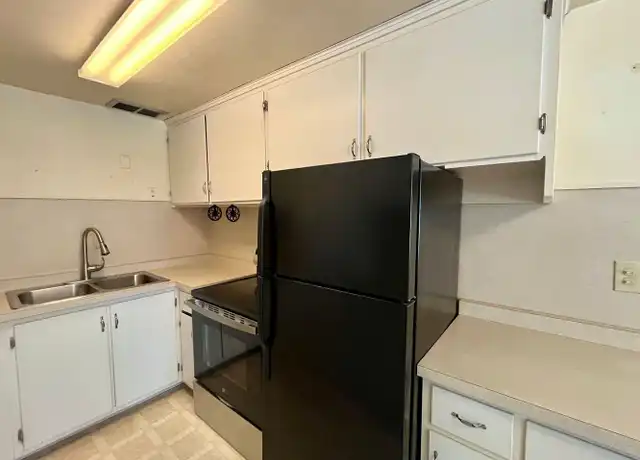Property at 110 S State St Unit 7, Merrill, WI, 54452, 2 beds, 1 bath, [object Object]