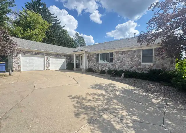 Property at 2314 Breton Rd SE, Grand Rapids, MI, 49546, 3 beds, 2 baths, [object Object]