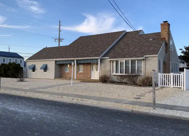 Property at 107 Carlton Pl, Mantoloking, NJ, 08738, 5 beds, 2.5 baths, [object Object]