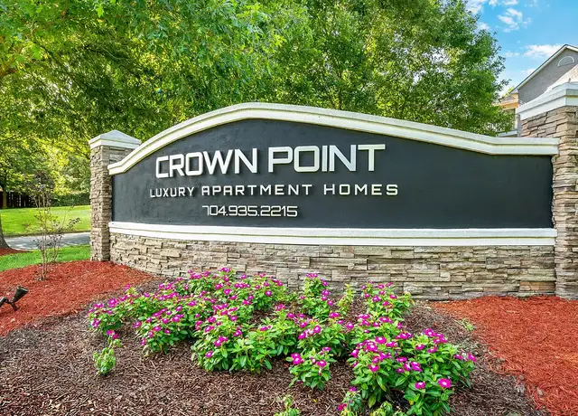 Photo of 100 Crown Point Cir NW, Concord, NC 28027