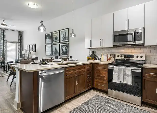 Property at Cortland Vesta - 2173 Highland Ave S, Birmingham, AL, 35205, 1 bed, 1 bath, [object Object]