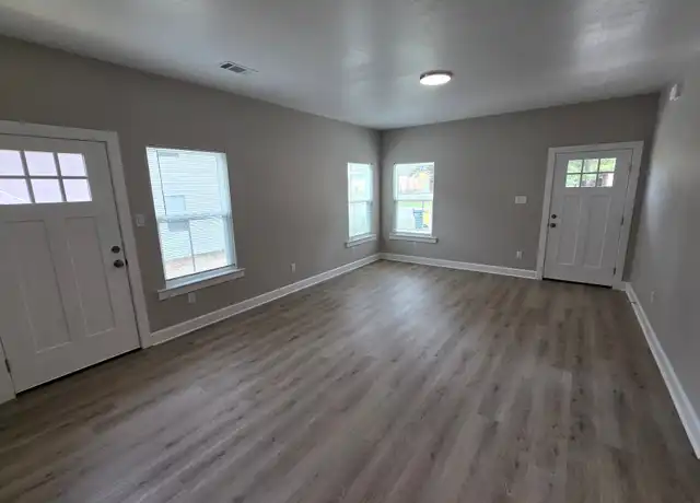 Property at 5703 Valley Dr, Little Rock, AR, 72209, 2 beds, 1 bath, [object Object]