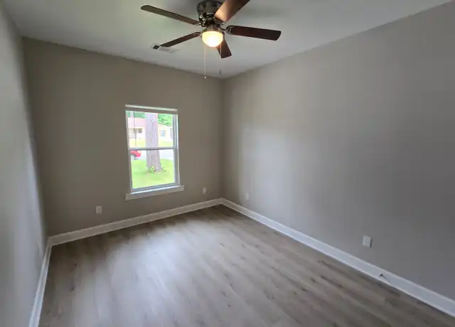 Property at 5703 Valley Dr, Little Rock, AR, 72209, 2 beds, 1 bath, [object Object]