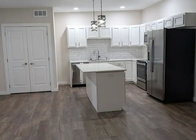 Property at 950 S Hebron Ave Apt 217, Evansville, IN, 47714, 2 beds, 1 bath, [object Object]