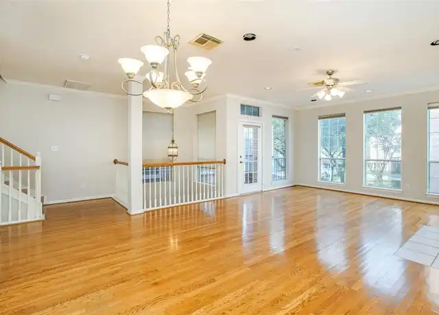 Property at 710 Hartman St, Houston, TX, 77007, 3 beds, 3.5 baths, [object Object]
