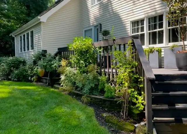 Property at 40 Linda Ln E, Riverhead, NY, 11901, 3 beds, 2 baths, [object Object]