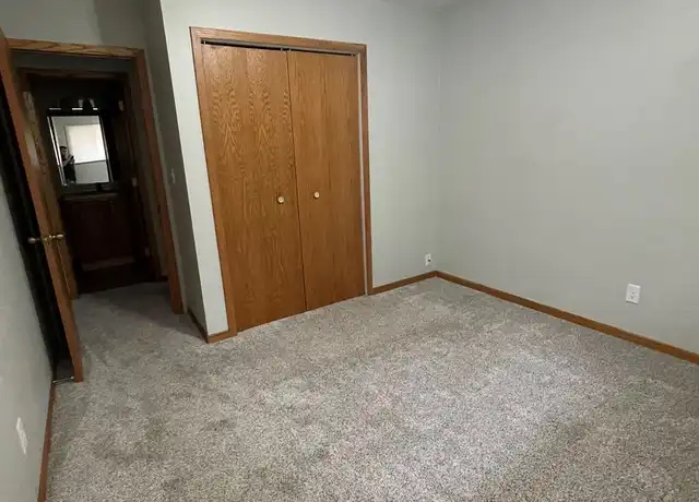 Property at 1532 Roosevelt Dr Unit 20, Northfield, MN, 55057, 1 bed, 1 bath, [object Object]