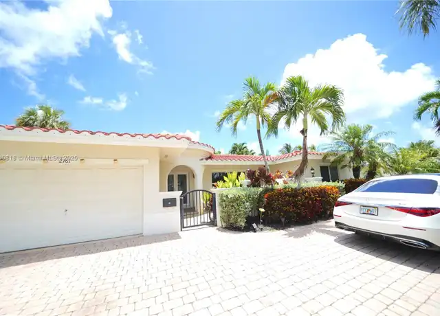 Property at 2761 NE 22nd Ct, Pompano Beach, FL, 33062, 3 beds, 2.5 baths, [object Object]